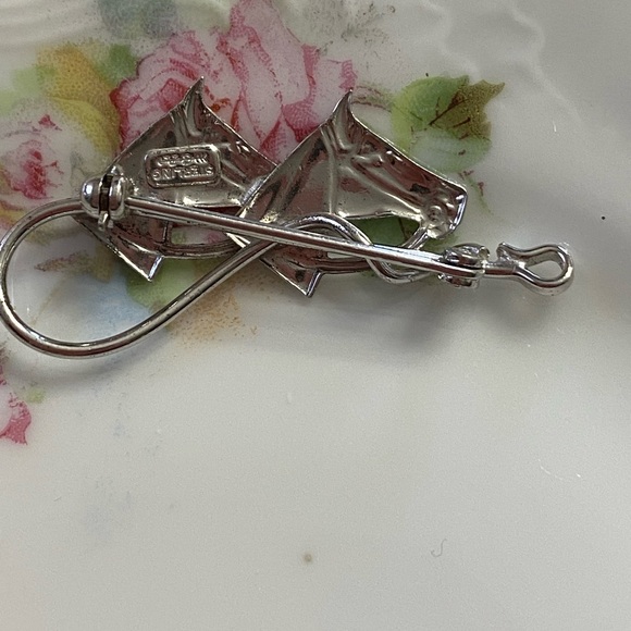 VTG Equestrian Dbl Horsehead Sterling Pin - Picture 2 of 5